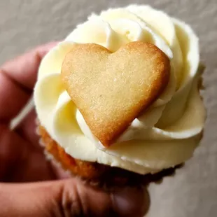 Valentine's Day cupcake *vanilla cupcake with strawberry filling*