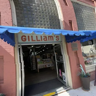 Very bad service from the owner.