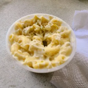 a bowl of macaroni and cheese