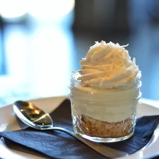 Banana cream pudding in a mason jar