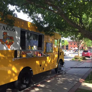 ramen and noodles, outside