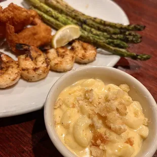 Mac &amp; Cheese, Grilled Shrimp, Fried Shrimp, Grilled Asparagus