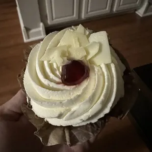 White Chocolate Raspberry Cupcake