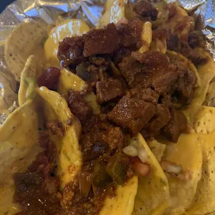 Chili cheese nachos