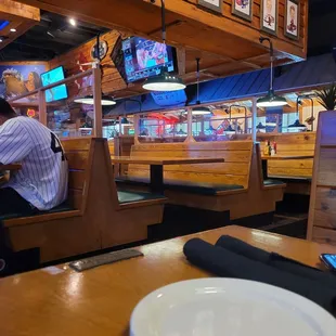 sushi and sashimi, interior