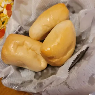 Complimentary dinner rolls