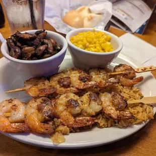 Shrimp skewers with mushroom and corn - about 19 Dollars