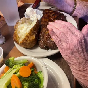 Took Mommy and sister to enjoy the Best Steak in town and they loved the food,service as amazing