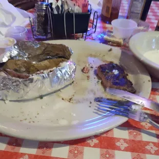 cool place, I really liked it, ate delicious, steak as it should.)