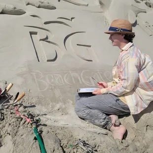 Sponsor logs are created by competing artists before event starts