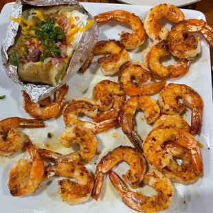 20 grilled shrimp ( ordered jumbo, received jumbo and large shrimp mixed ) still paid jumbo shrimp price