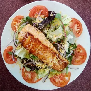 Grilled salmon salad