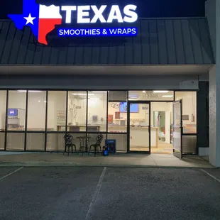 Front of the shop on 13948 Nacogdoches Rd