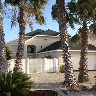 GAF Timberline HD Lifetime Hunter Green shingles in the Padre Isles community of Corpus Christi.