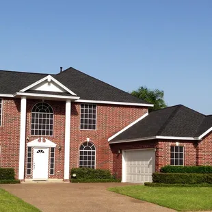 GAF Timberline HD Lifetime Charcoal shingles in the Kings Crossing community of Corpus Christi.