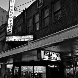 a black and white photo