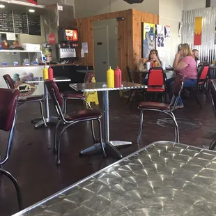 Cute little diner - clean and amazingly friendly staff!