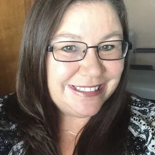 Kim T.