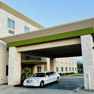 Best western hotel Lindsay, Oklahoma to Oklahoma City. Limousine service.