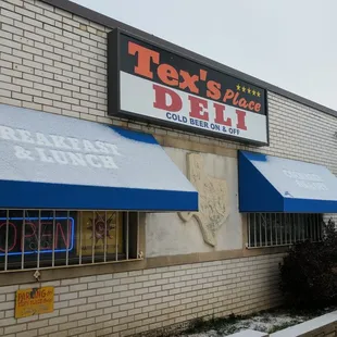 the outside of the restaurant