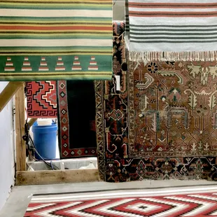 Controlled drying of wet-washed rugs and textiles