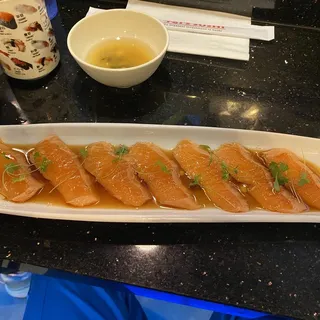 Citrus-Seared Salmon (6pcs)