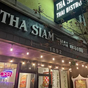 Tha Siam Thai Bistro