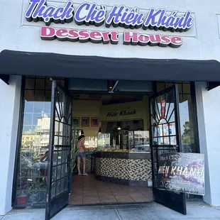 the entrance to the restaurant