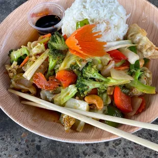 Special cashew and pot stickers! Yum!