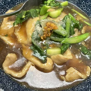 LAD NA NOODLES IN BANGKOK STYLE WITH CHINESE BROCCOLI