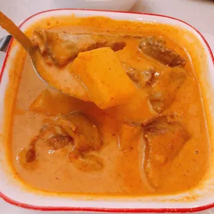 Yellow curry beef