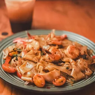 Drunken noodles with shrimp