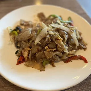 L-8. Drunken Noodle Lunch Special