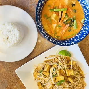 red curry with tofu and pad thai