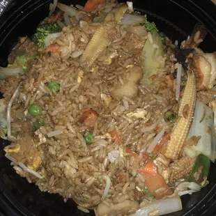 Thai style fried rice, add vegetables, add shrimp
