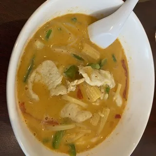Red Curry Noodle Curry Lunch