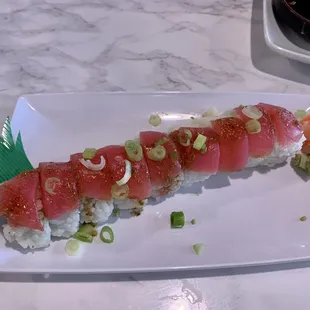 Tuna special roll