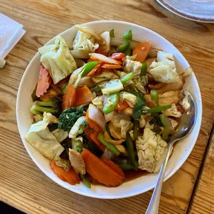Veggie stir fry with chicken.