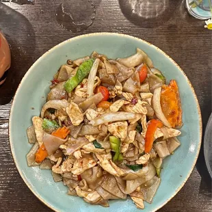 Drunken noodles with chicken