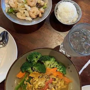 Seafood Shrimp in Hot Pot Spicy Chicken Lemongrass