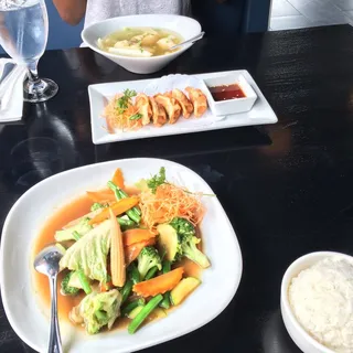 Mixed Vegetable in Light Brown Sauce