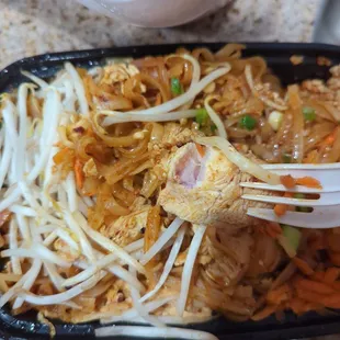 Chicken pad thai