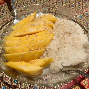 Mango Sticky Rice (Dessert)