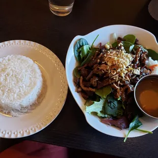 Beef salad with rice
