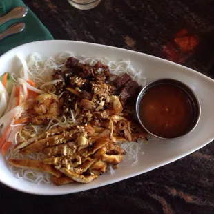 Vietnamese Rice Noodle Combination Bowl. (Lunch size)