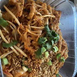 21. Pad Thai Chicken & Prawns