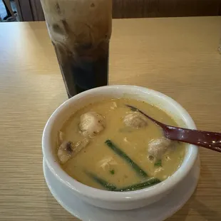 Bland and tasteless Tom Kha soup