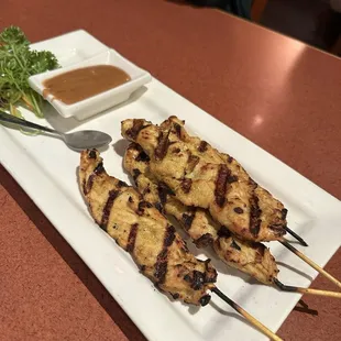 chicken skewers with dipping sauce