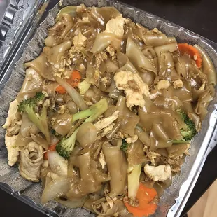 Chicken pad kee mow