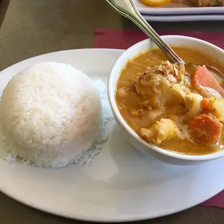 CP 1  Gang-Garee-Gai  Yellow Curry  (GF)